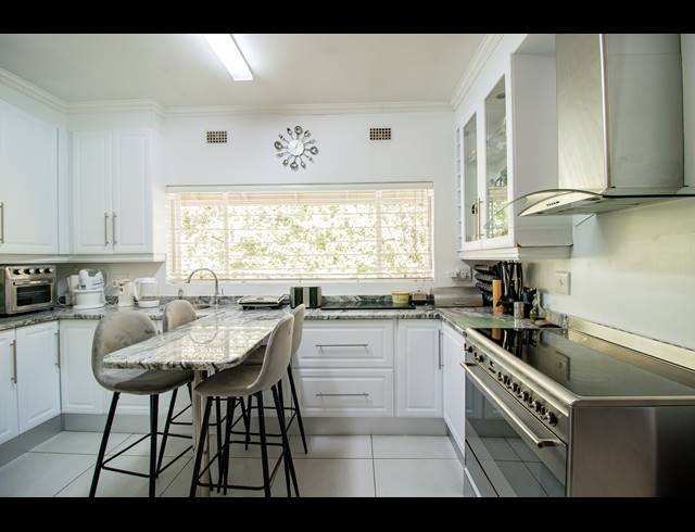 5 BEDROOM HOUSE FOR SALE IN ESSEXWOLD